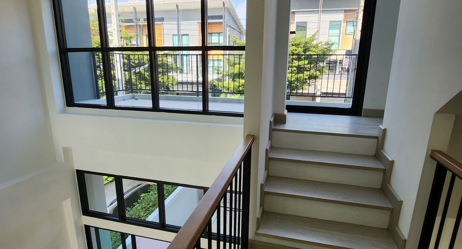 For sale 3 bedrooms townhouse in Bang Phli, Samut Prakan