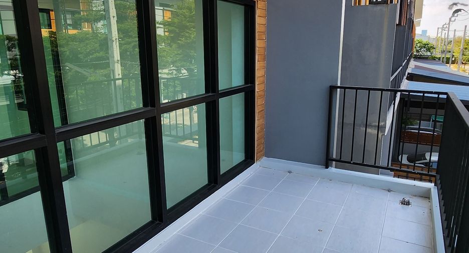 For sale 3 bedrooms townhouse in Bang Phli, Samut Prakan