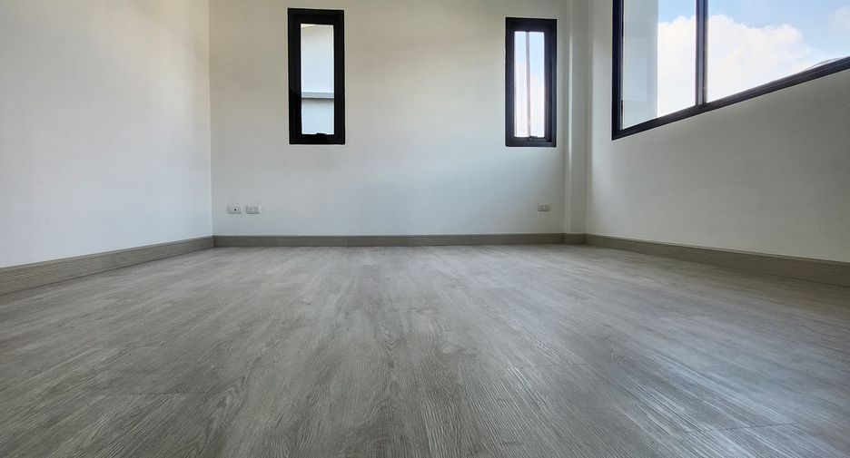 For sale 3 bedrooms townhouse in Bang Phli, Samut Prakan