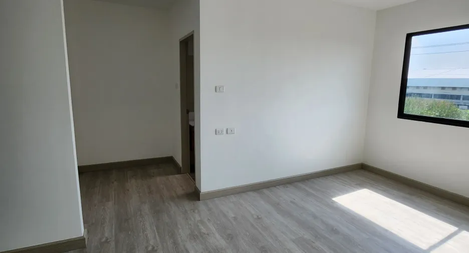 For sale 3 bedrooms townhouse in Bang Phli, Samut Prakan