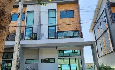 For sale 3 bedrooms townhouse in Bang Phli, Samut Prakan