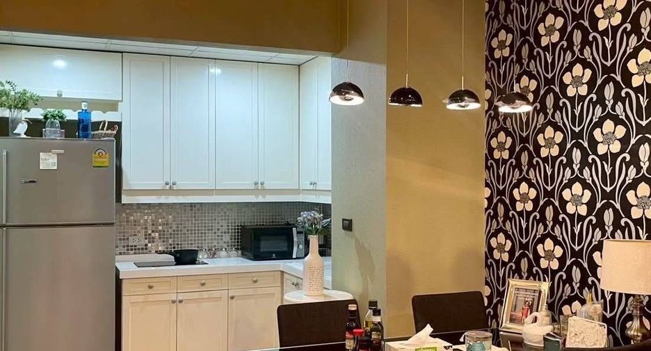 Condo en venta y en alquiler de 1 habitaciones en Sathon, Bangkok