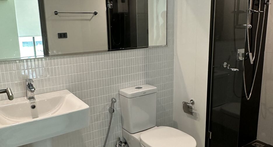 For sale 1 bed condo in Phra Khanong, Bangkok