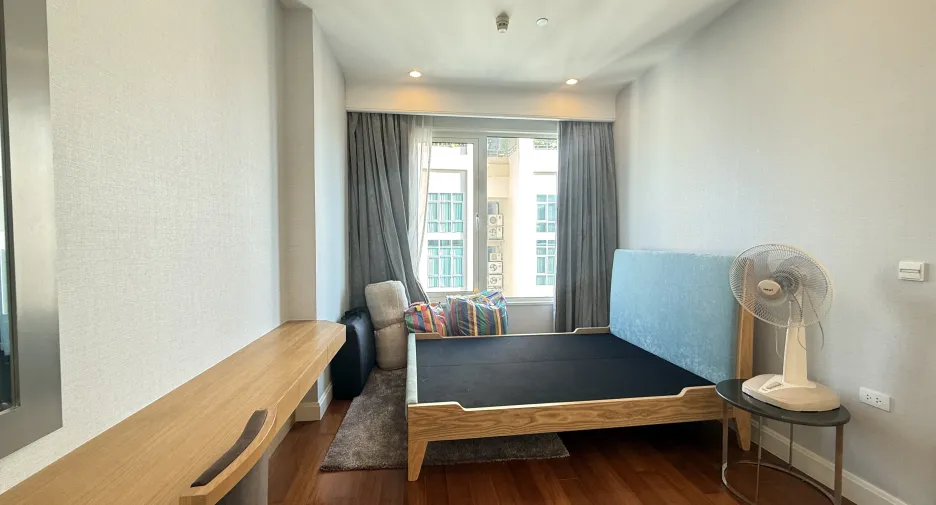 For sale 2 ベッドルーム condo in Pathum Wan, Bangkok