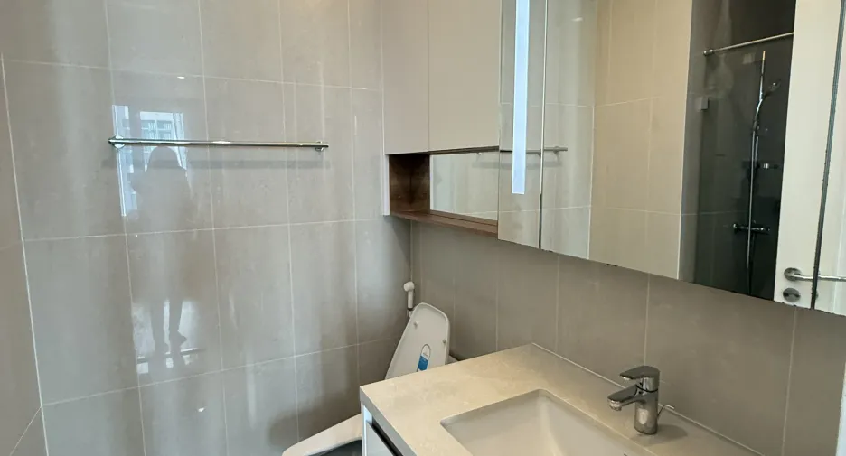 For sale 2 ベッドルーム condo in Pathum Wan, Bangkok