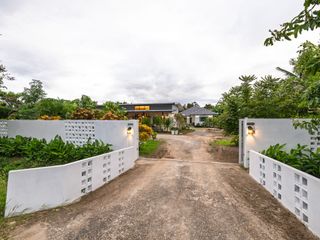 For rent 5 bedrooms house in Saraphi, Chiang Mai