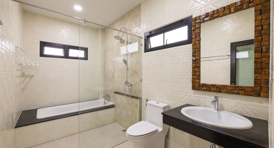 For rent 5 ベッドルーム house in Saraphi, Chiang Mai