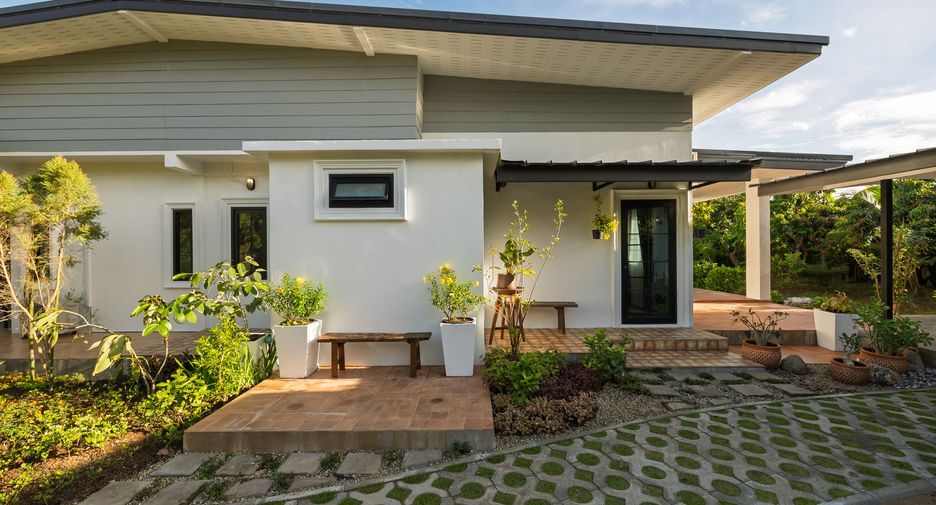 For rent 5 ベッドルーム house in Saraphi, Chiang Mai