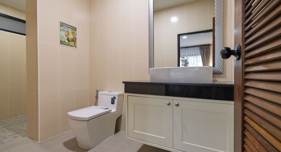 For rent 5 ベッドルーム house in Saraphi, Chiang Mai