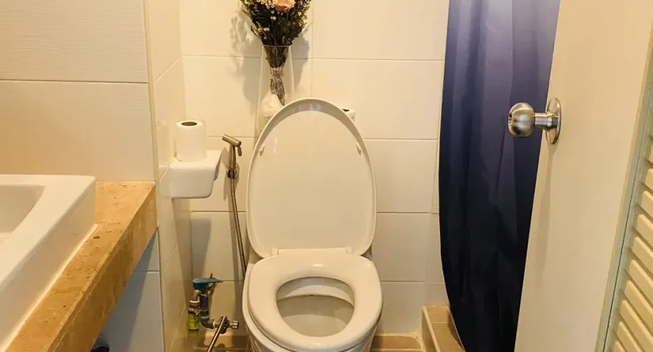 For sale そして for rent スタジオ condo in Watthana, Bangkok