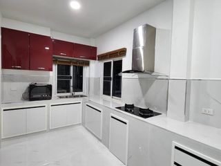 For sale and for rent 5 bedrooms house in San Kamphaeng, Chiang Mai