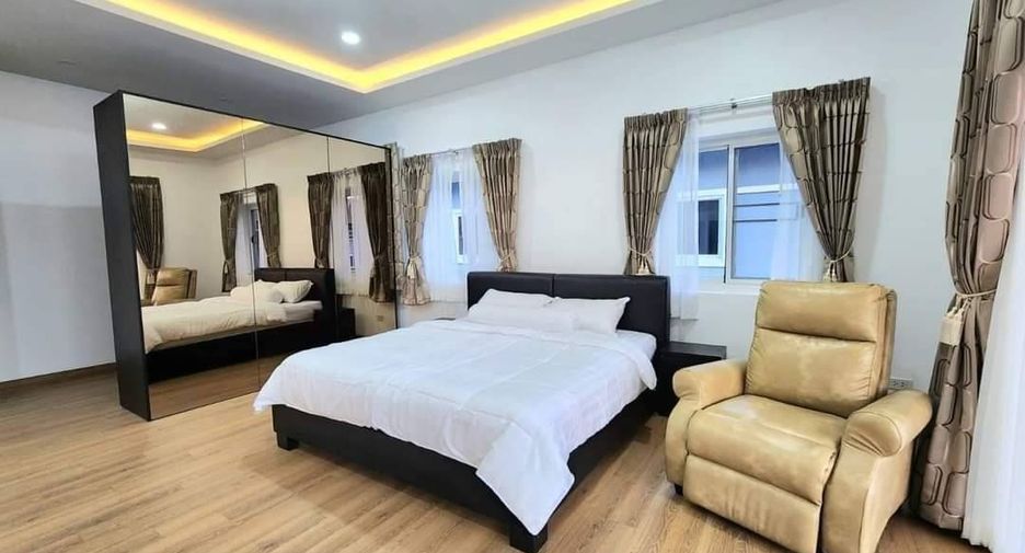 À vendre et à louer 5 chambres maison à San Kamphaeng, Chiang Mai