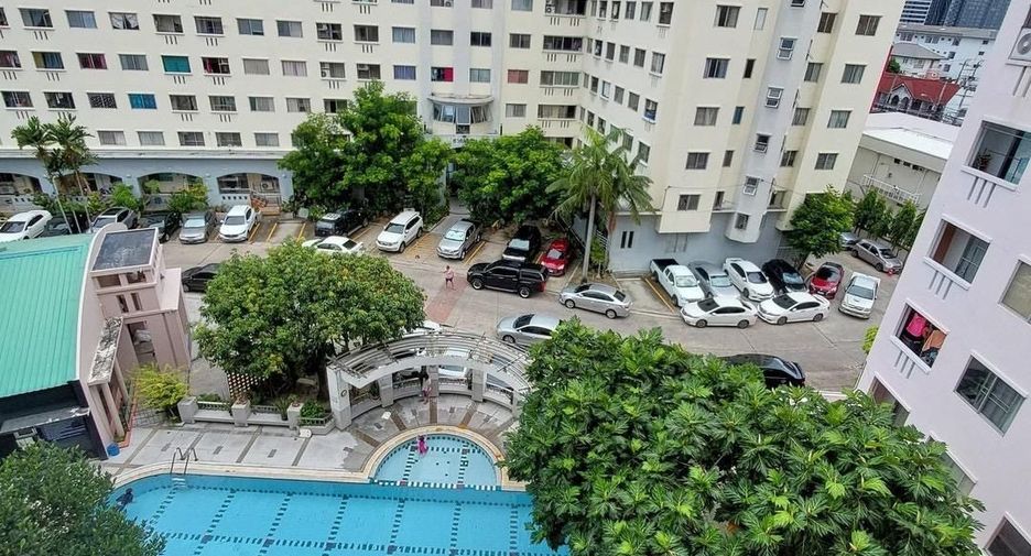 For rent 2 bedrooms condo in Bang Na, Bangkok