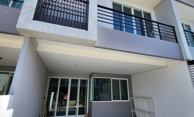 For sale and for rent 3 bedrooms townhouse in Bang Khae, Bangkok