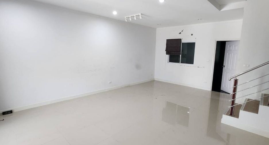 For sale and for rent 3 bedrooms townhouse in Bang Khae, Bangkok