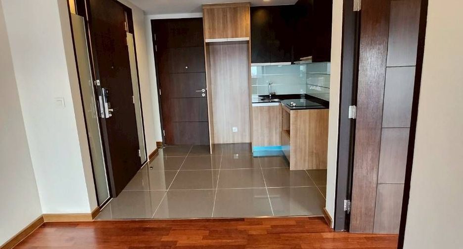 For sale 1 bed condo in Pathum Wan, Bangkok