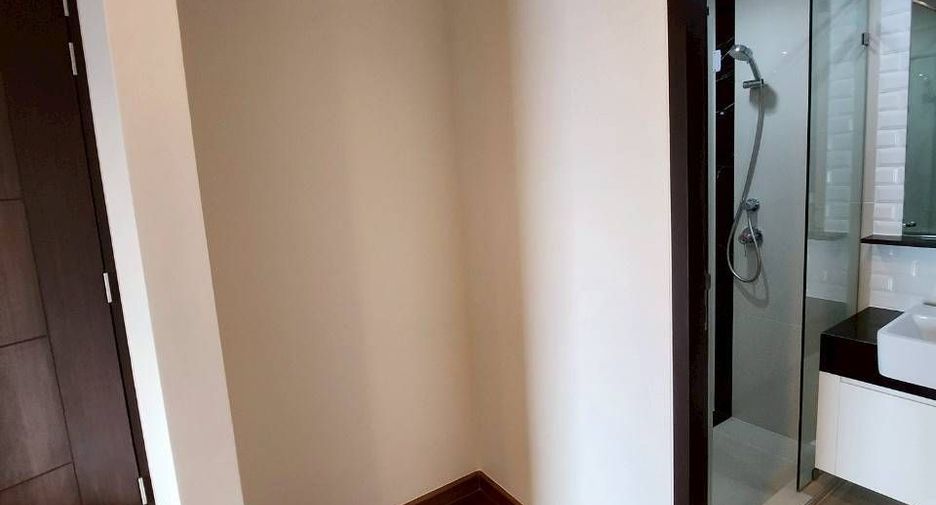 For sale 1 bed condo in Pathum Wan, Bangkok