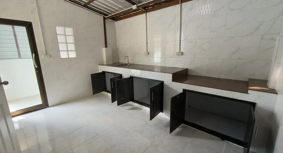 For sale and for rent 2 bedrooms townhouse in Bang Phli, Samut Prakan
