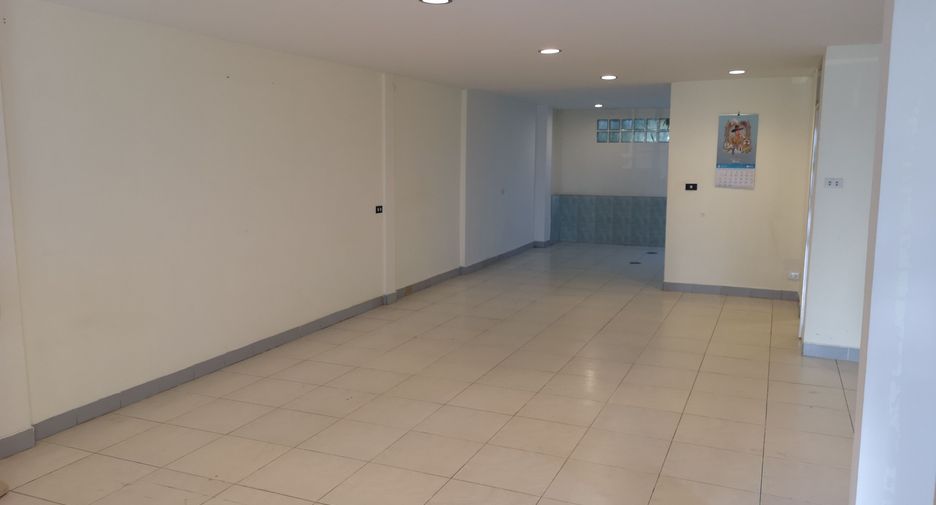 Casa adosada en venta de 3 habitaciones en Khlong Toei, Bangkok