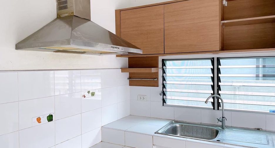 For sale 3 bedrooms house in Bang Phli, Samut Prakan
