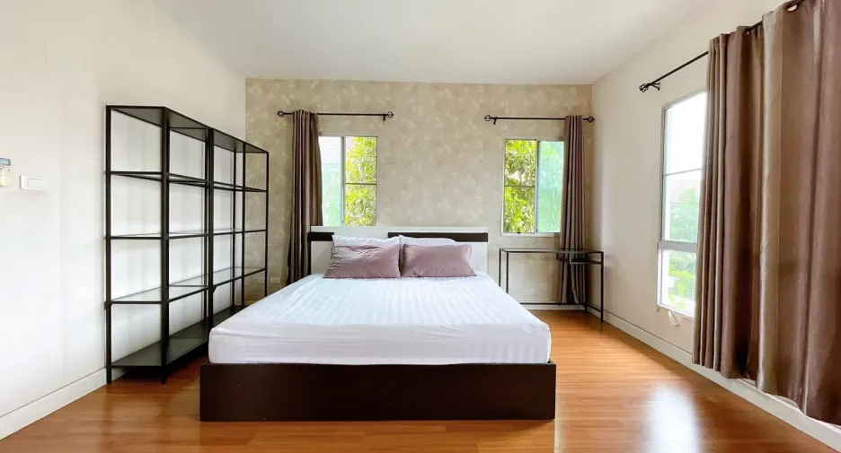 Casa en venta de 3 habitaciones en Bang Phli, Samut Prakan