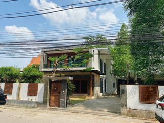 For Rent 5 Bedroom House In Mueang Chiang Mai