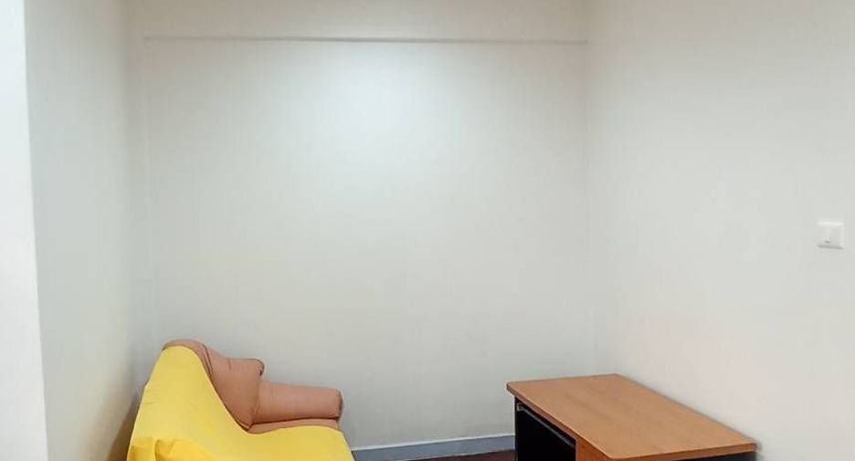 For sale and for rent 4 bedrooms townhouse in Bang Kapi, Bangkok