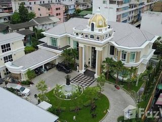 For sale 5 bedrooms villa in Din Daeng, Bangkok