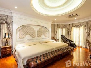 For sale 5 bedrooms villa in Din Daeng, Bangkok