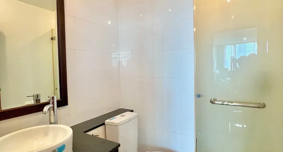 Oficina en venta y en alquiler en Watthana, Bangkok