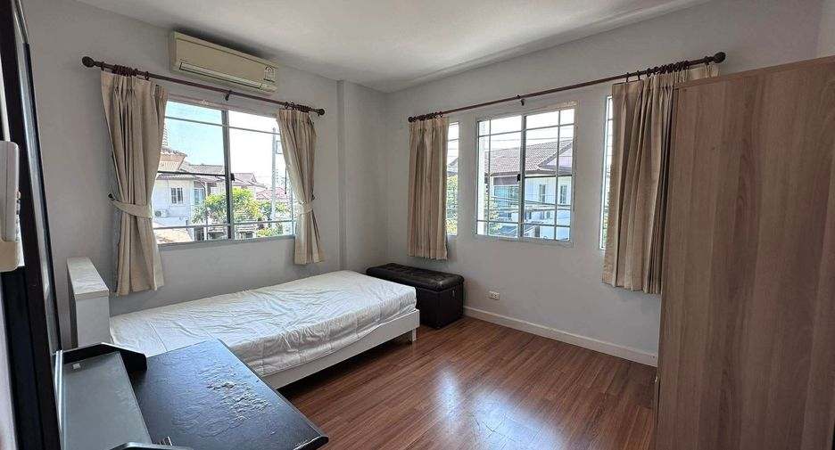 For rent 3 bedrooms house in Mueang Chiang Mai, Chiang Mai