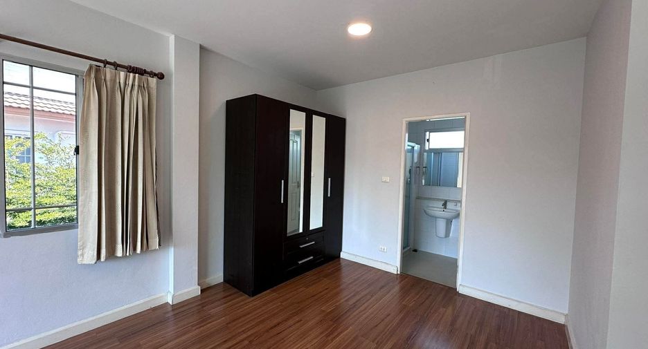 For rent 3 bedrooms house in Mueang Chiang Mai, Chiang Mai
