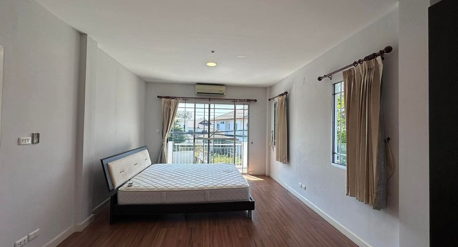 For rent 3 bedrooms house in Mueang Chiang Mai, Chiang Mai