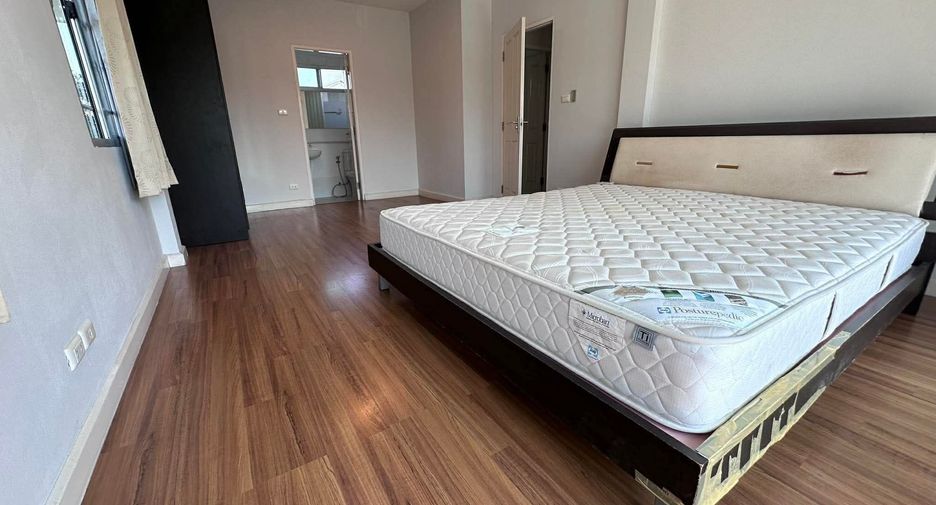 For rent 3 bedrooms house in Mueang Chiang Mai, Chiang Mai