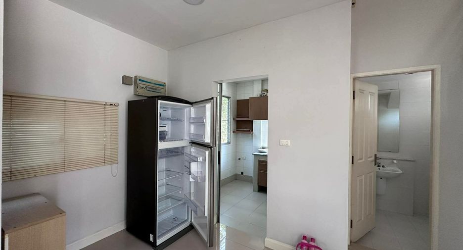 For rent 3 bedrooms house in Mueang Chiang Mai, Chiang Mai