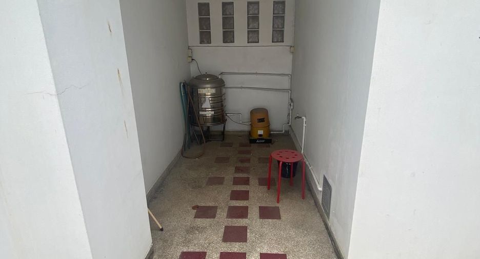 For sale and for rent 3 bedrooms townhouse in Watthana, Bangkok
