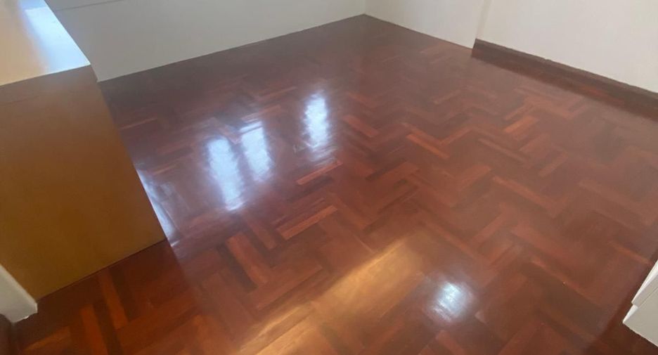 For sale and for rent 3 bedrooms townhouse in Watthana, Bangkok