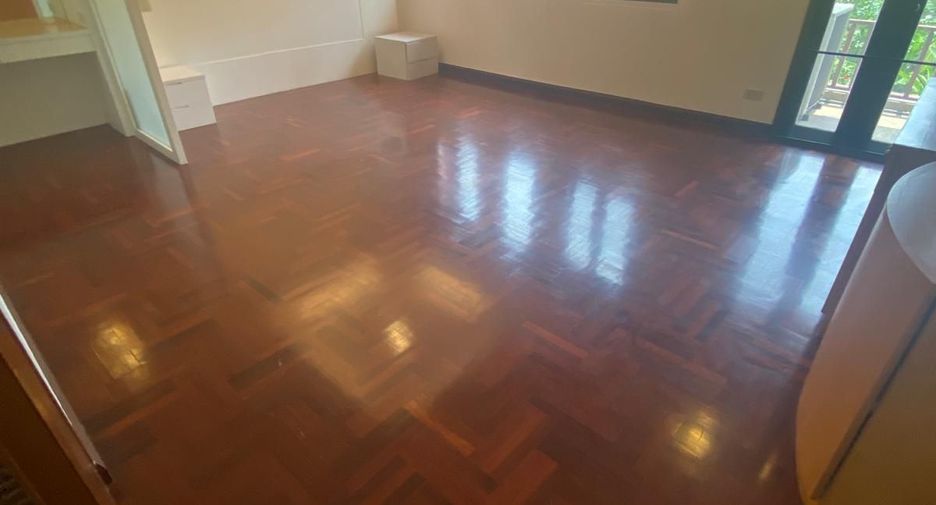 For sale and for rent 3 bedrooms townhouse in Watthana, Bangkok