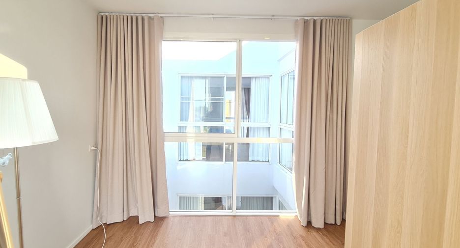 For rent 4 bedrooms house in Mueang Chiang Mai, Chiang Mai