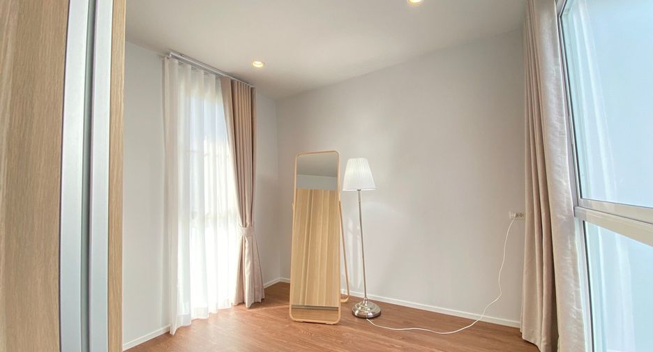 For rent 4 bedrooms house in Mueang Chiang Mai, Chiang Mai