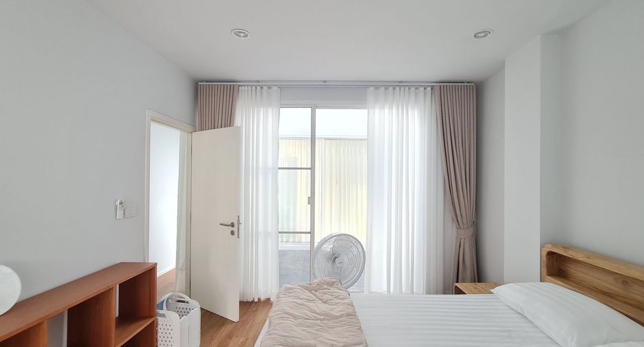 For rent 4 bedrooms house in Mueang Chiang Mai, Chiang Mai