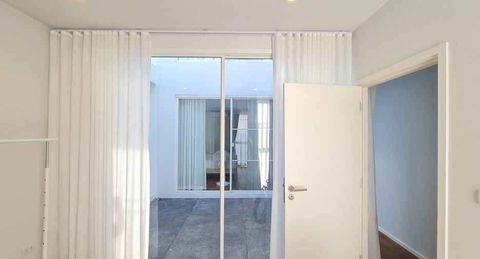 For rent 4 bedrooms house in Mueang Chiang Mai, Chiang Mai