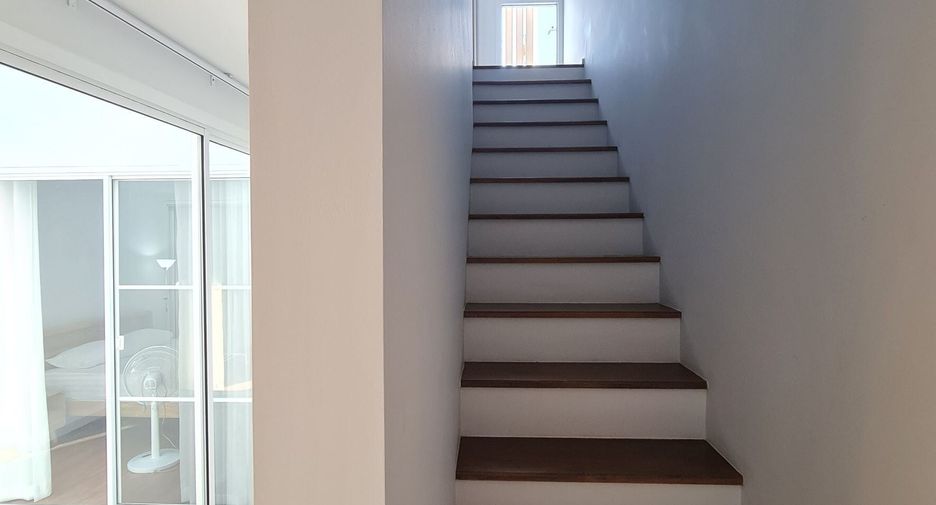 For rent 4 bedrooms house in Mueang Chiang Mai, Chiang Mai