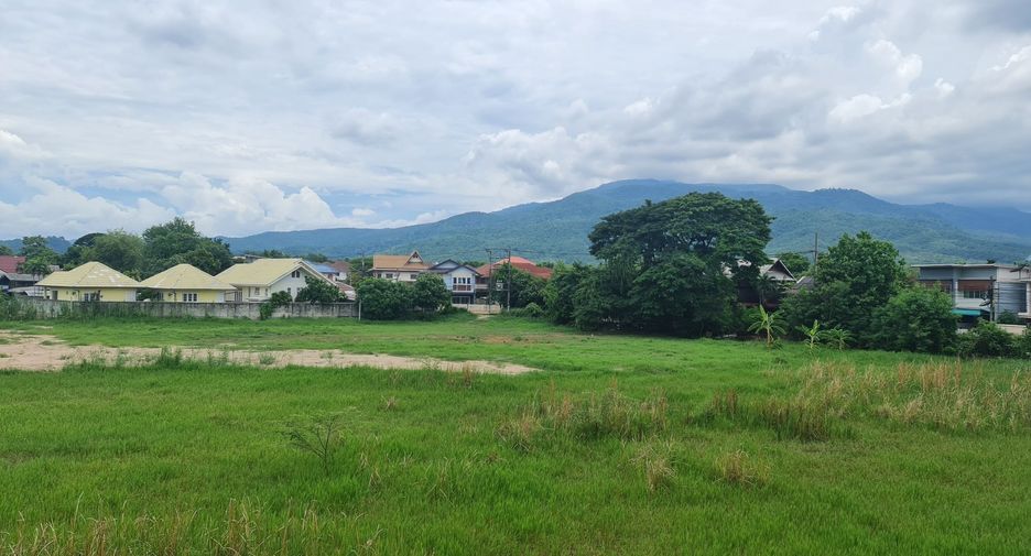 For rent 4 bedrooms house in Mueang Chiang Mai, Chiang Mai