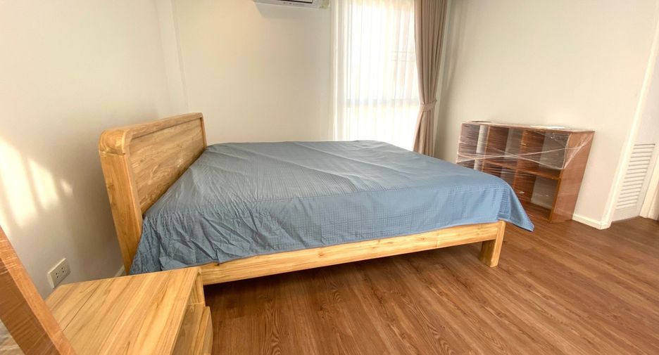 For rent 4 bedrooms house in Mueang Chiang Mai, Chiang Mai