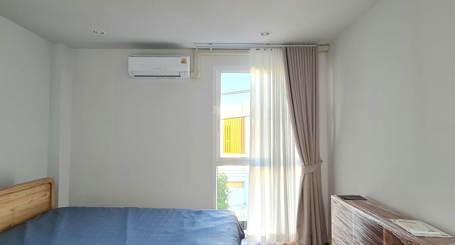 For rent 4 bedrooms house in Mueang Chiang Mai, Chiang Mai