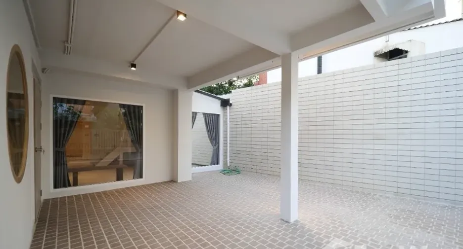 Reihenhaus zum Kauf und zur Miete mit 3 Zimmer in Watthana, Bangkok