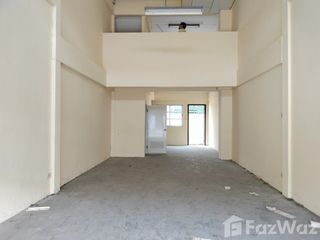 Casa adosada en alquiler de 2 habitaciones en Bang Sao Thong, Samut Prakan