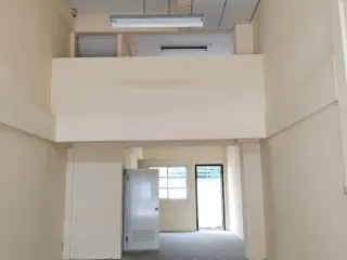 Casa adosada en alquiler de 2 habitaciones en Bang Sao Thong, Samut Prakan