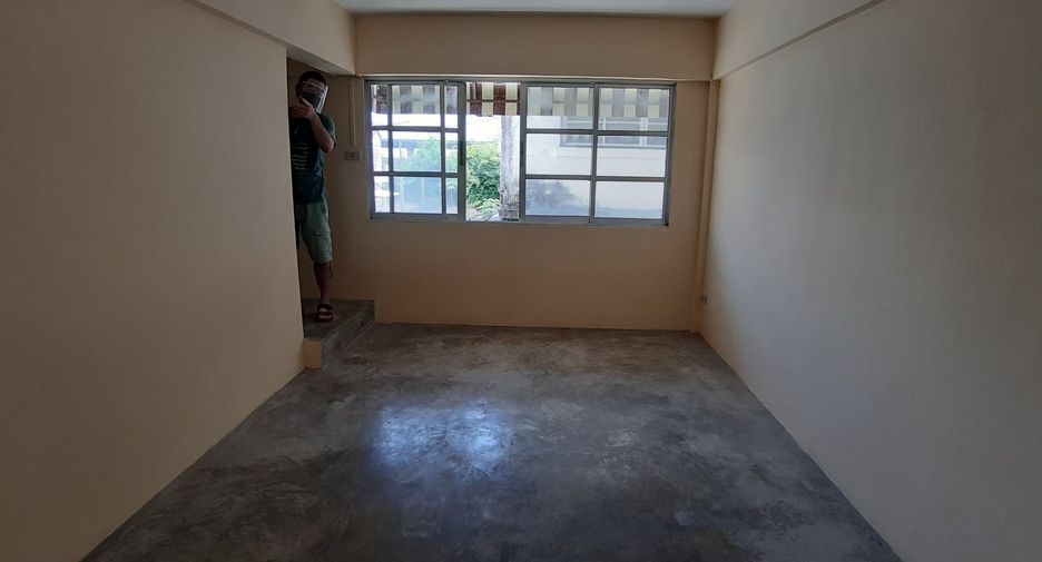 For rent 2 bedrooms townhouse in Bang Sao Thong, Samut Prakan
